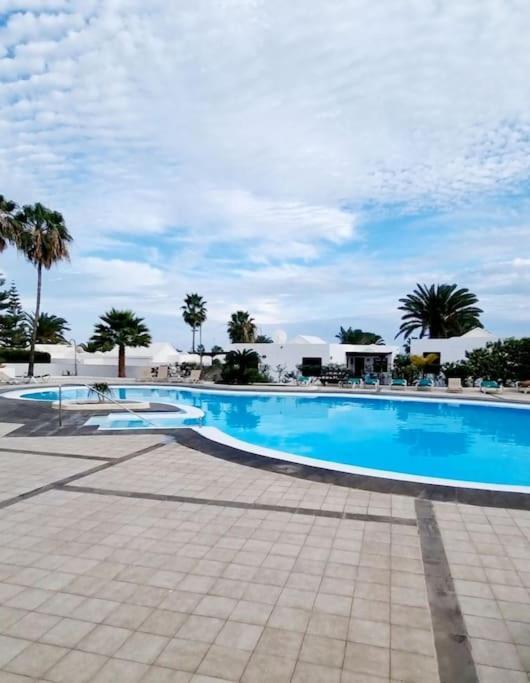 Playa Bastian First Line Of The Sea Apartment Costa Teguise Exterior photo